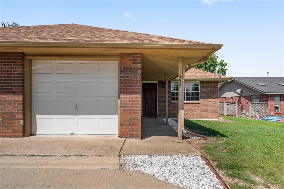 1325-1327 W New Hope Road