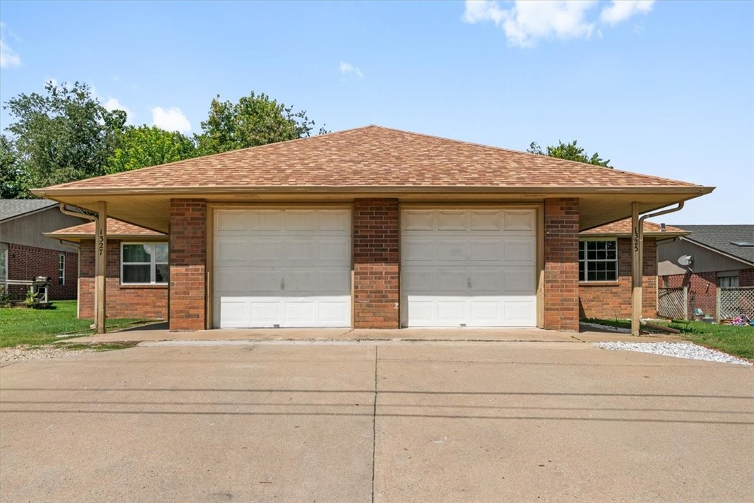 1325-1327 W New Hope Road