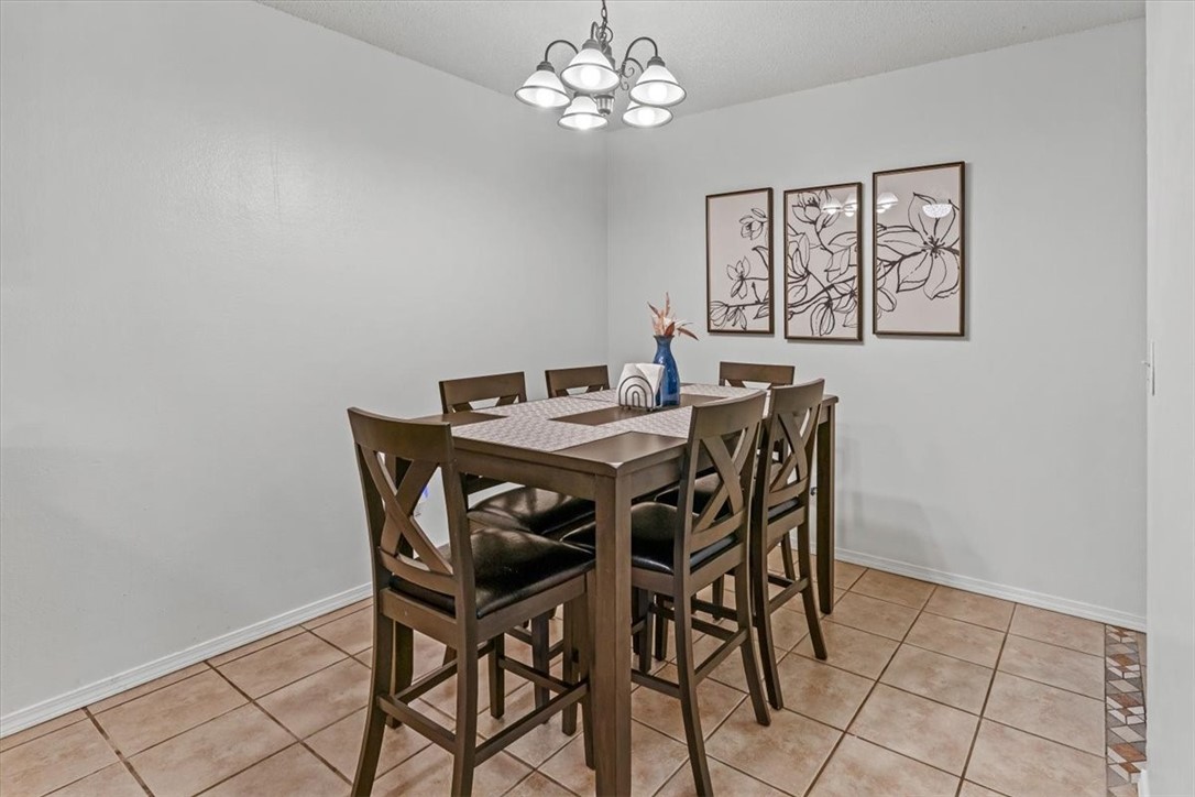 1325-1327 W New Hope Road