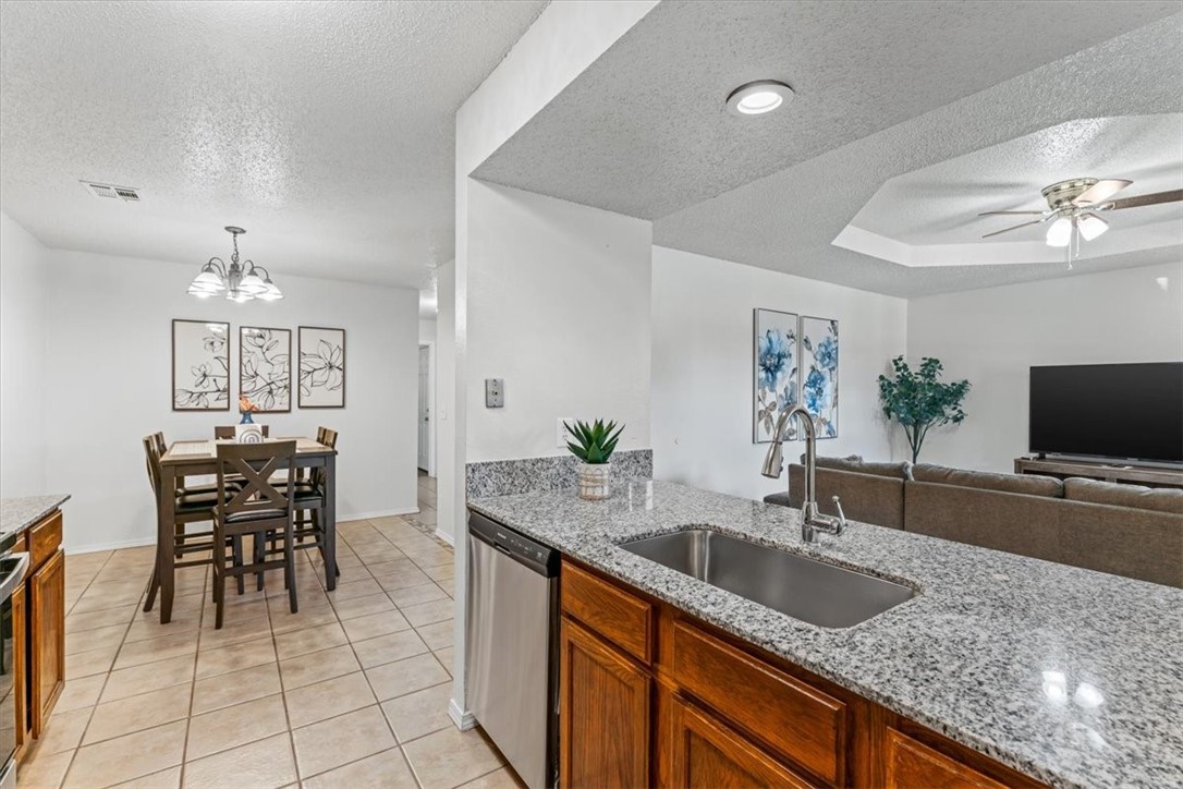 1325-1327 W New Hope Road