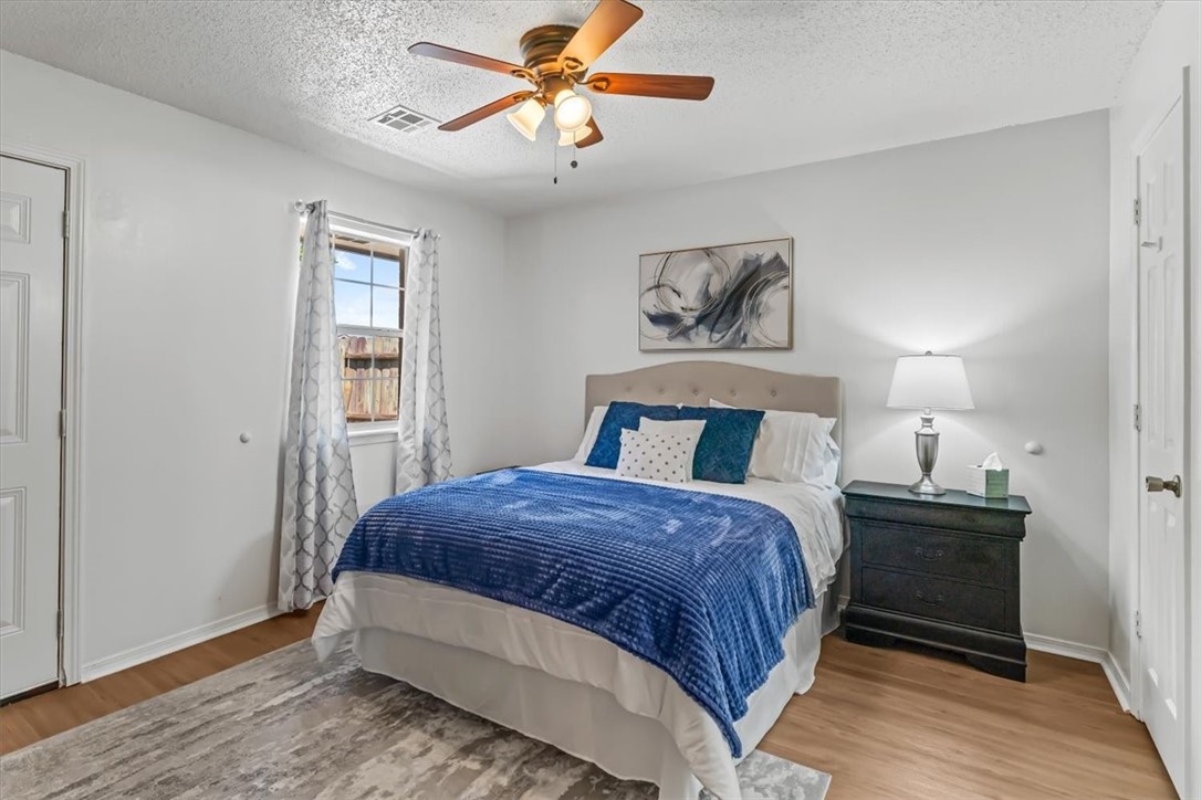 1325-1327 W New Hope Road