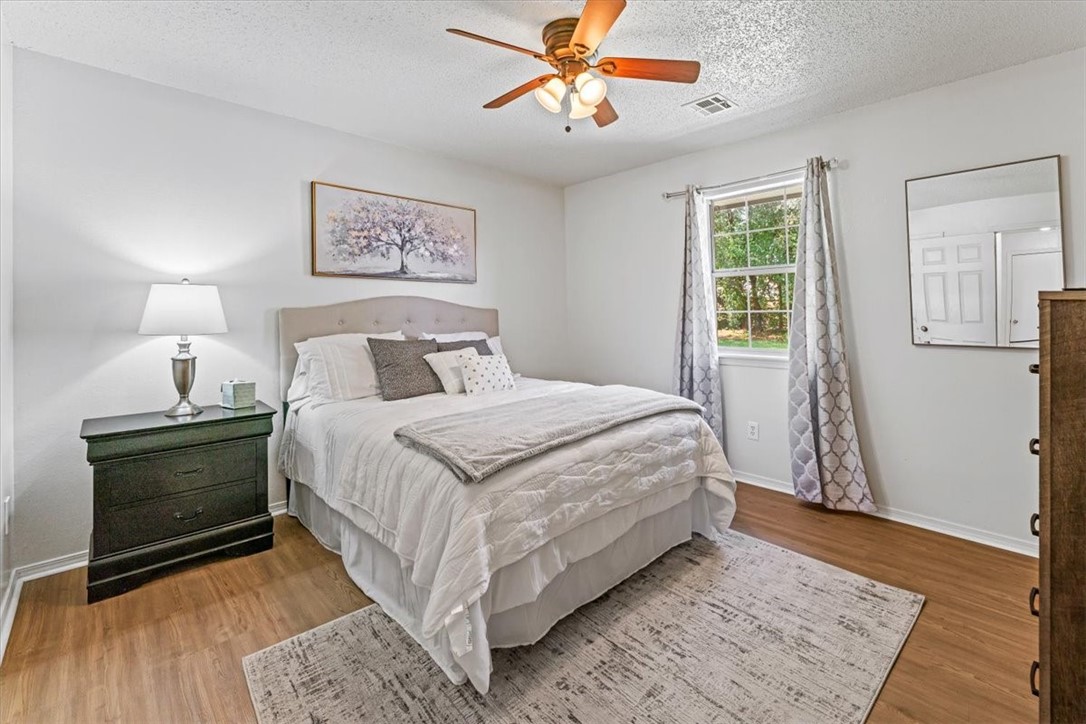 1325-1327 W New Hope Road