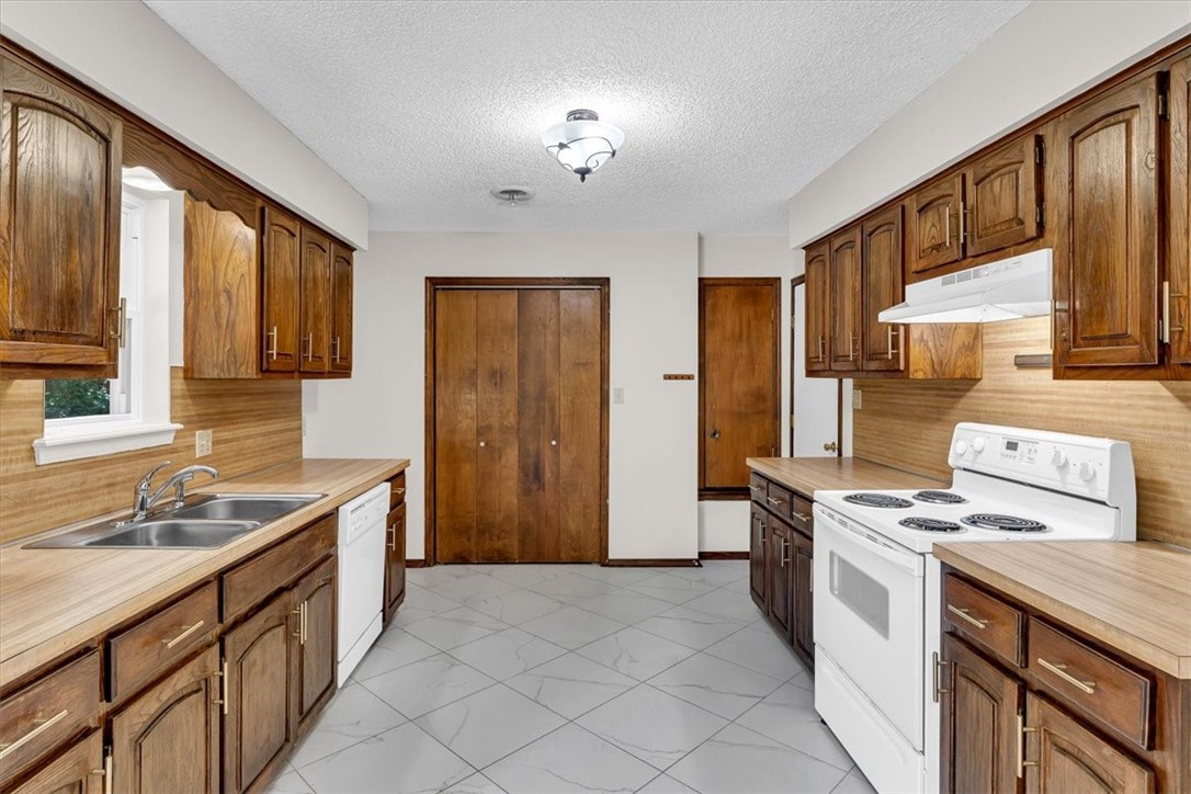 1805 E Furman Street