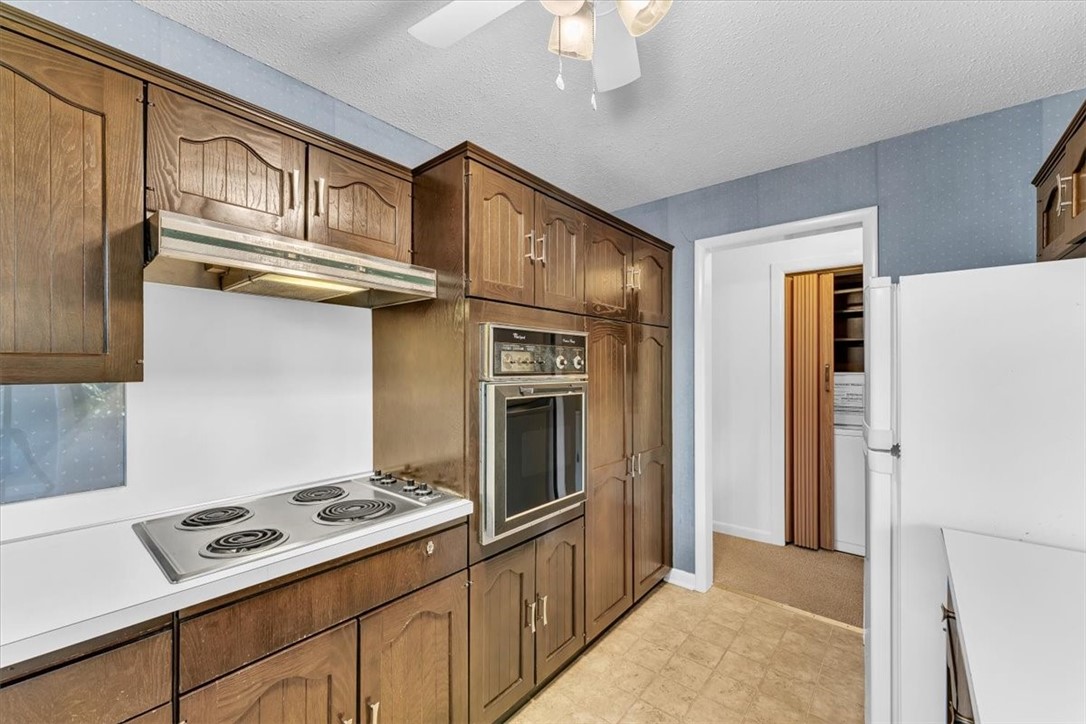 1866 N Winwood Drive