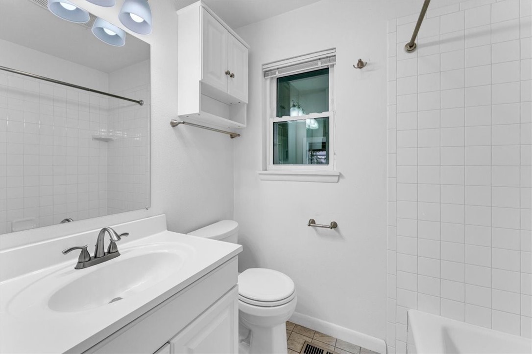 1866 N Winwood Drive