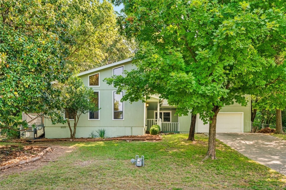 1866 N Winwood Drive