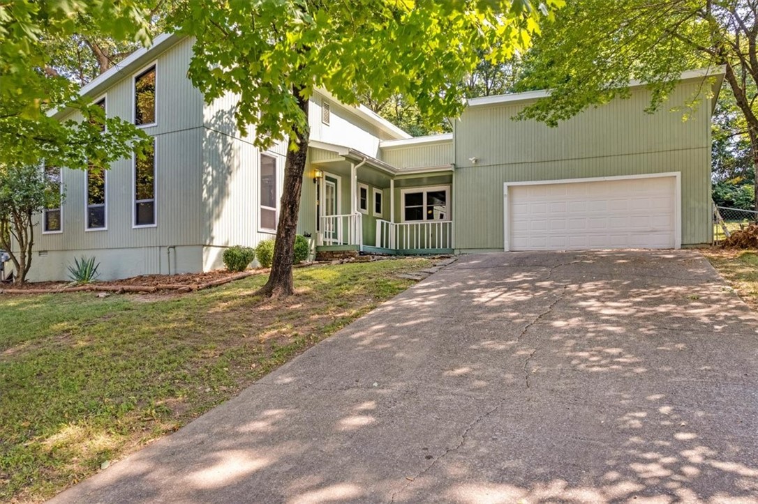 1866 N Winwood Drive