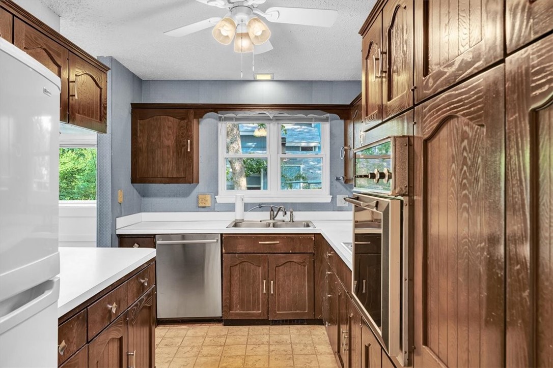 1866 N Winwood Drive