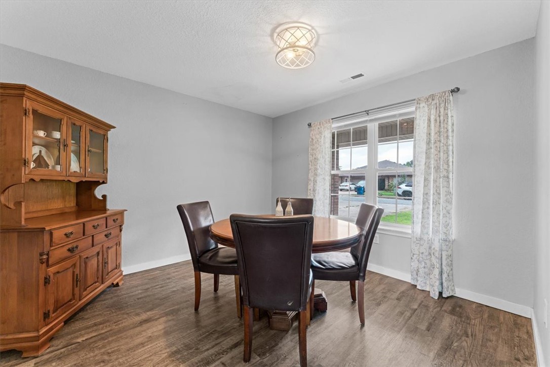 825 Mockingbird Lane