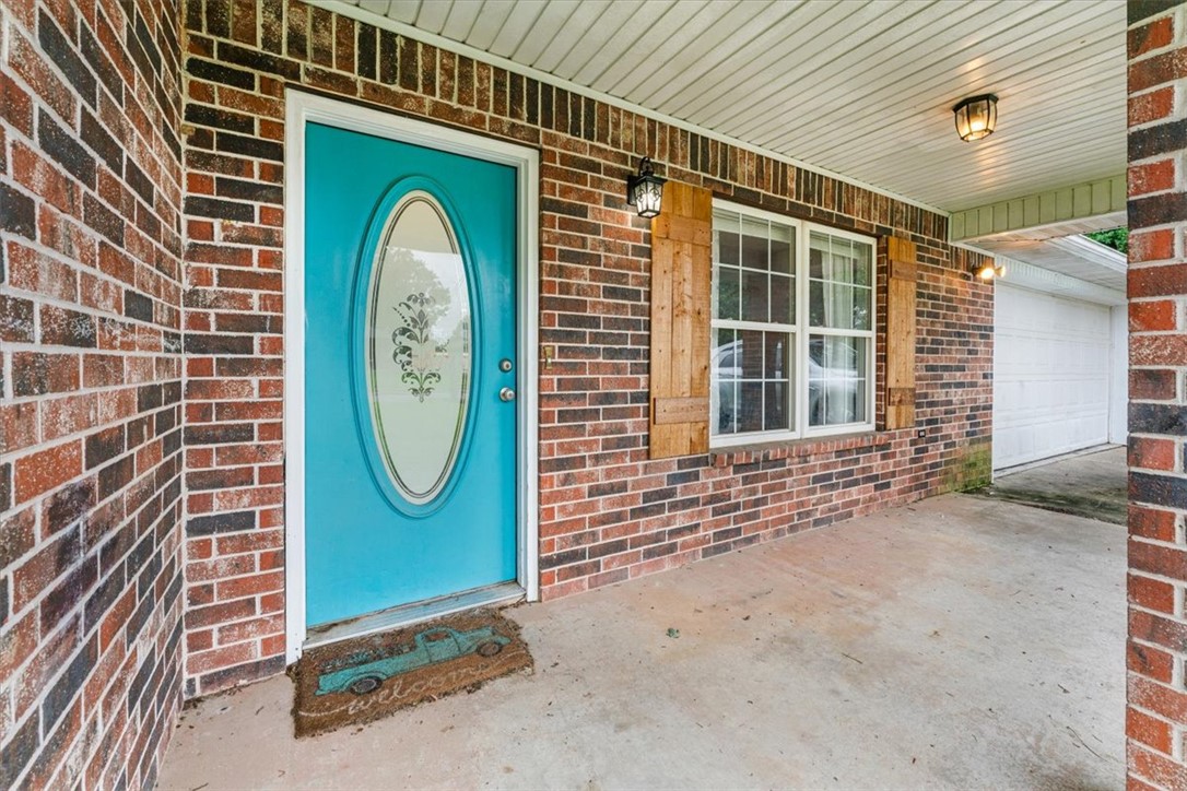 825 Mockingbird Lane