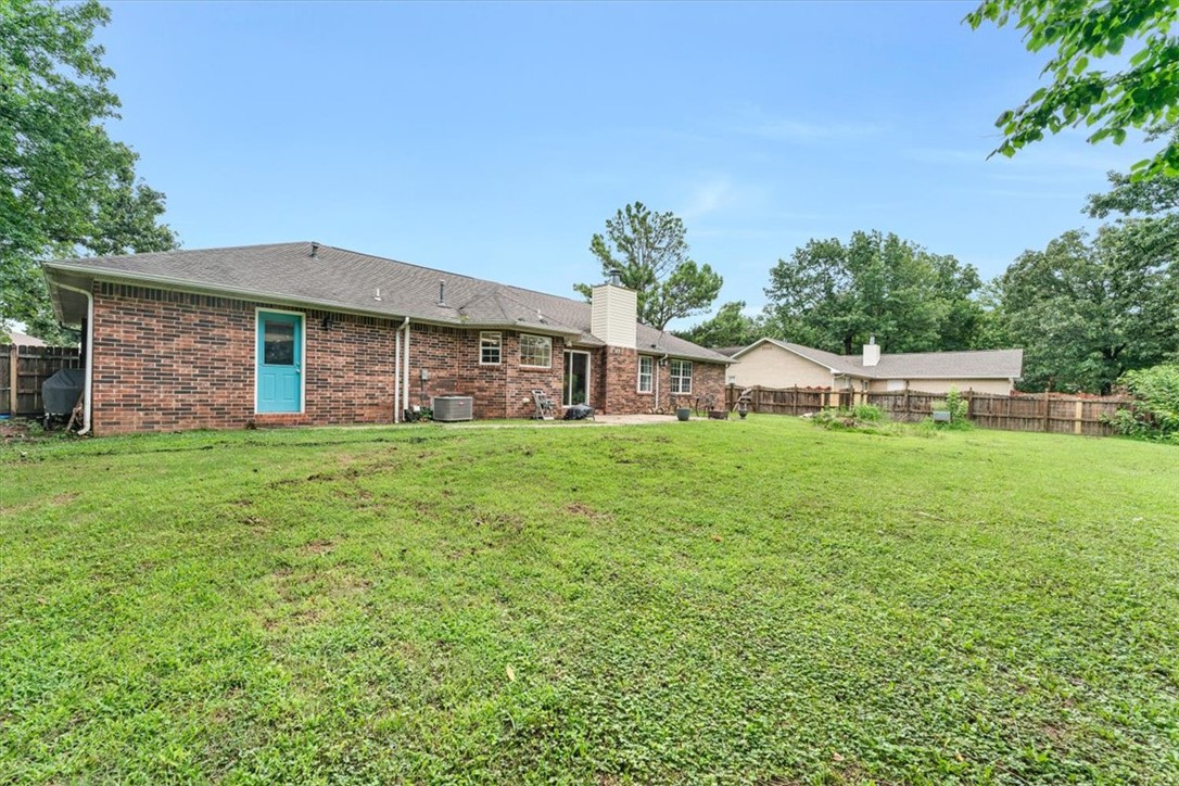 825 Mockingbird Lane