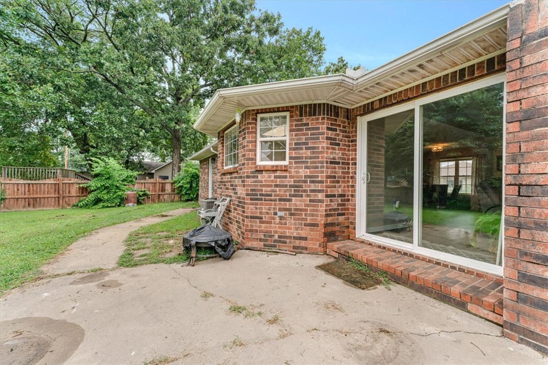 825 Mockingbird Lane