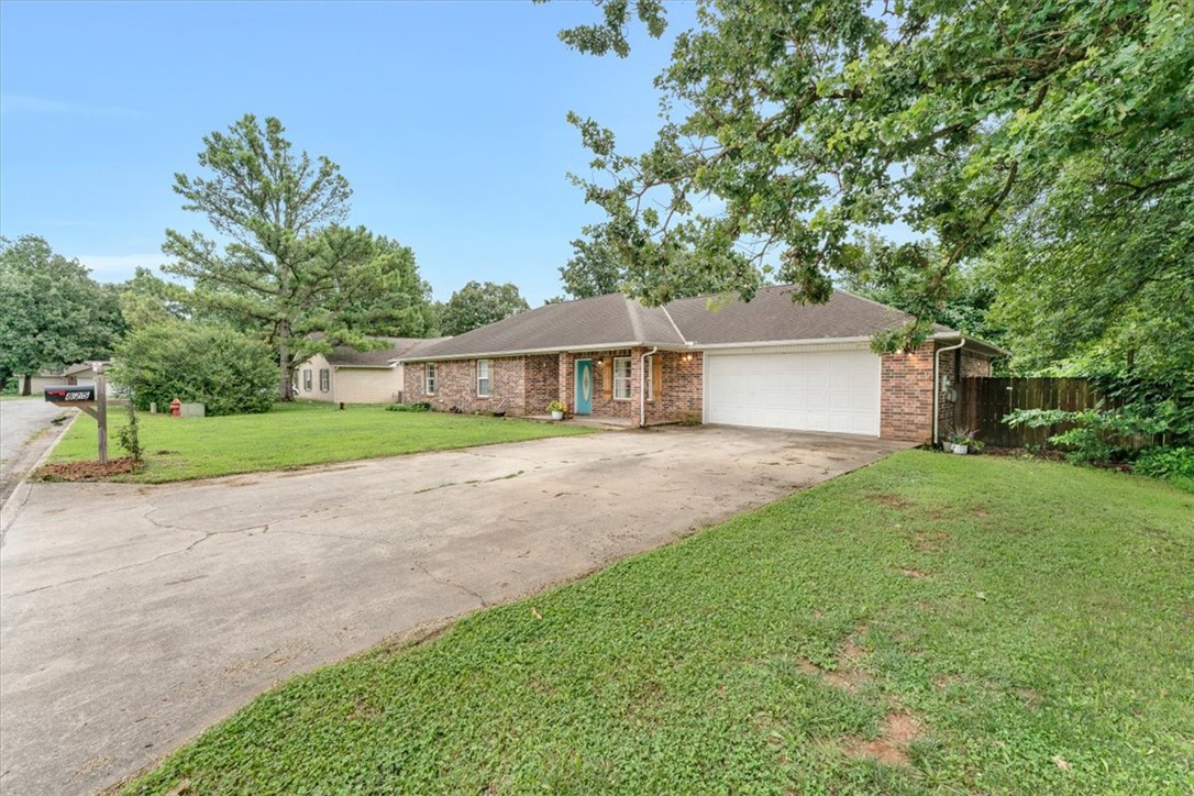 825 Mockingbird Lane
