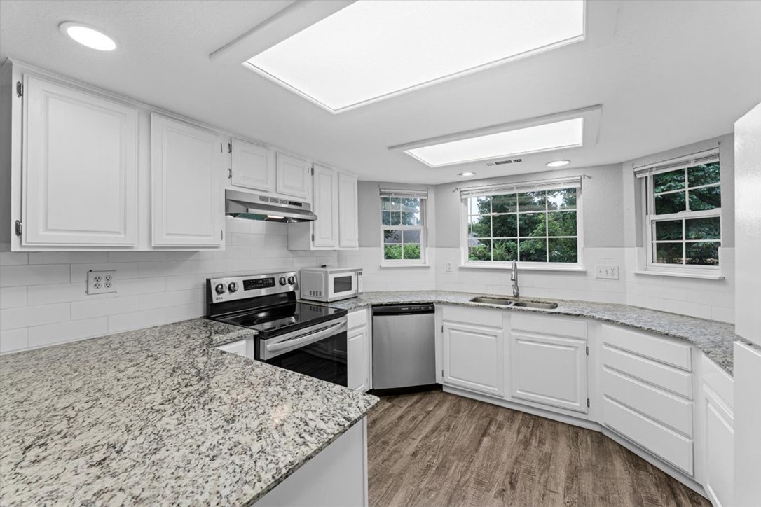 825 Mockingbird Lane