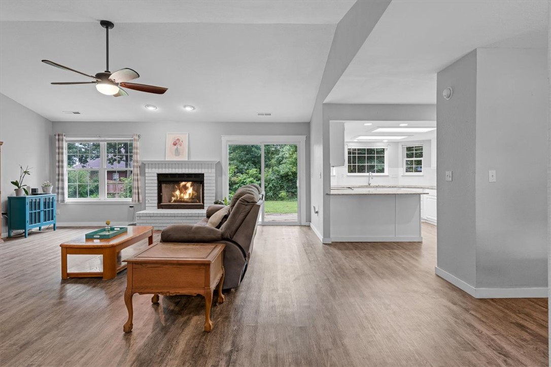 825 Mockingbird Lane