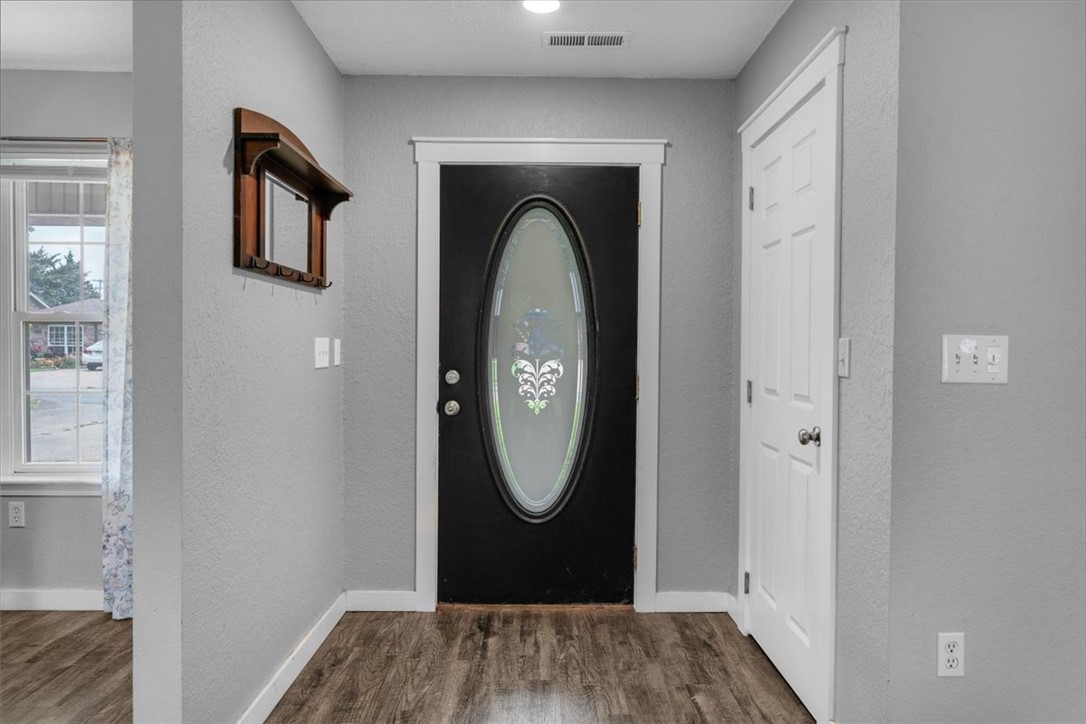 825 Mockingbird Lane