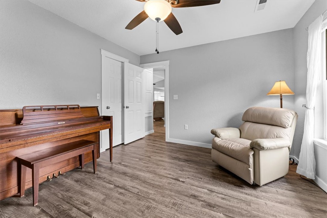 825 Mockingbird Lane