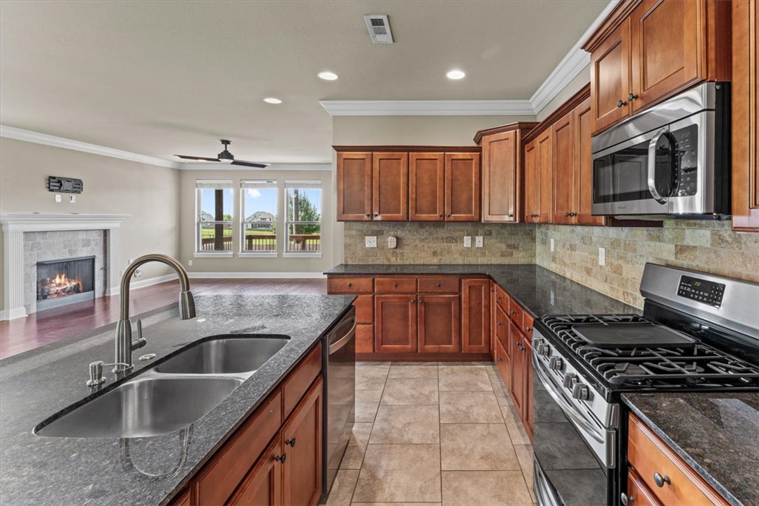 1402 Gooseneck Lane