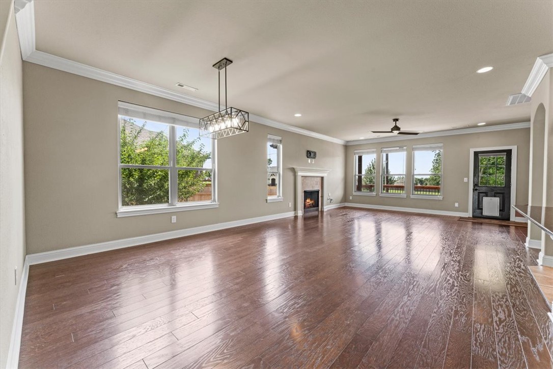 1402 Gooseneck Lane