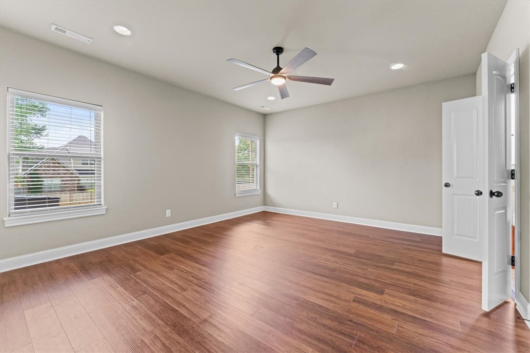 1402 Gooseneck Lane