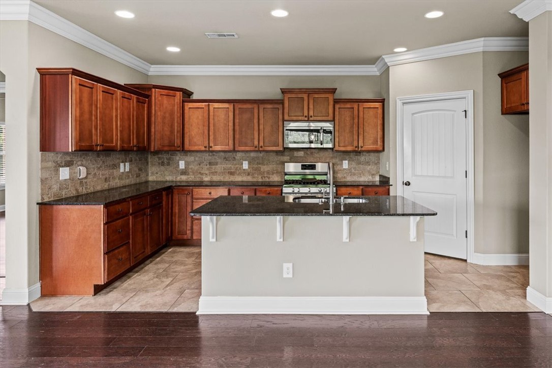 1402 Gooseneck Lane