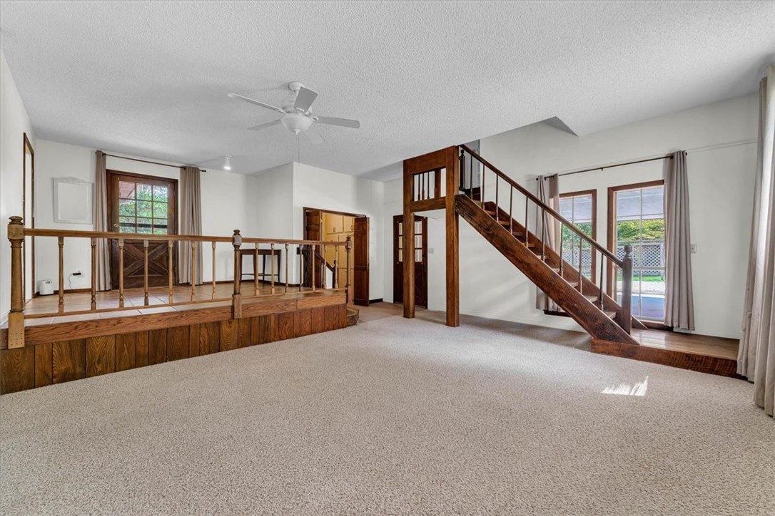 2738 W White Oak Street