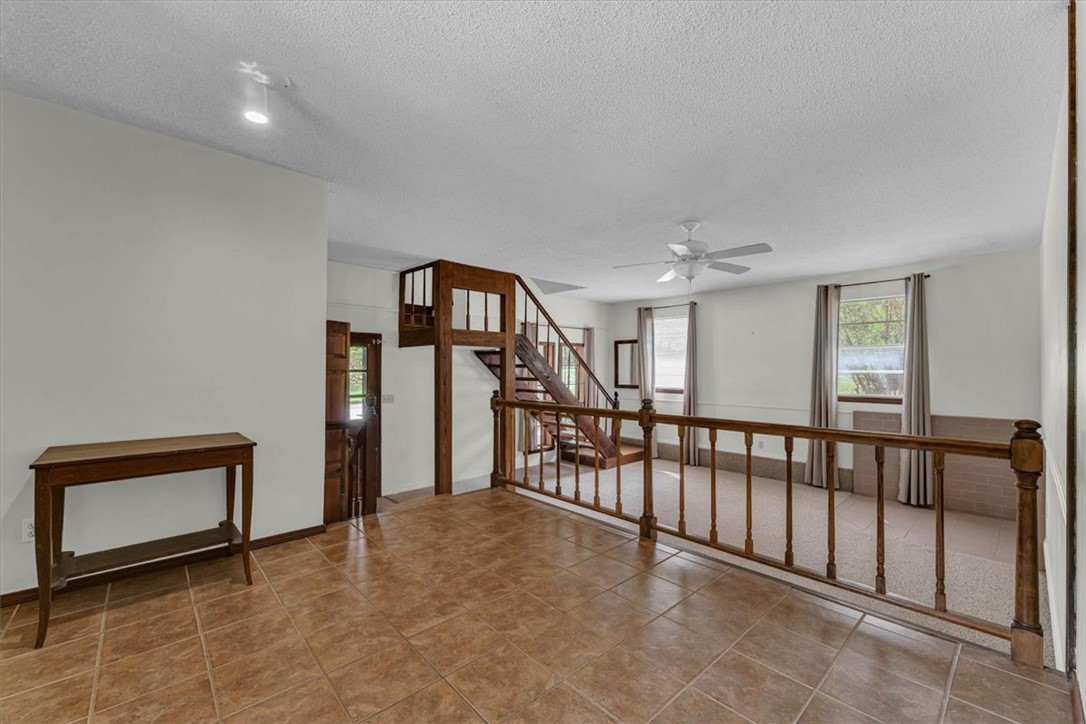 2738 W White Oak Street