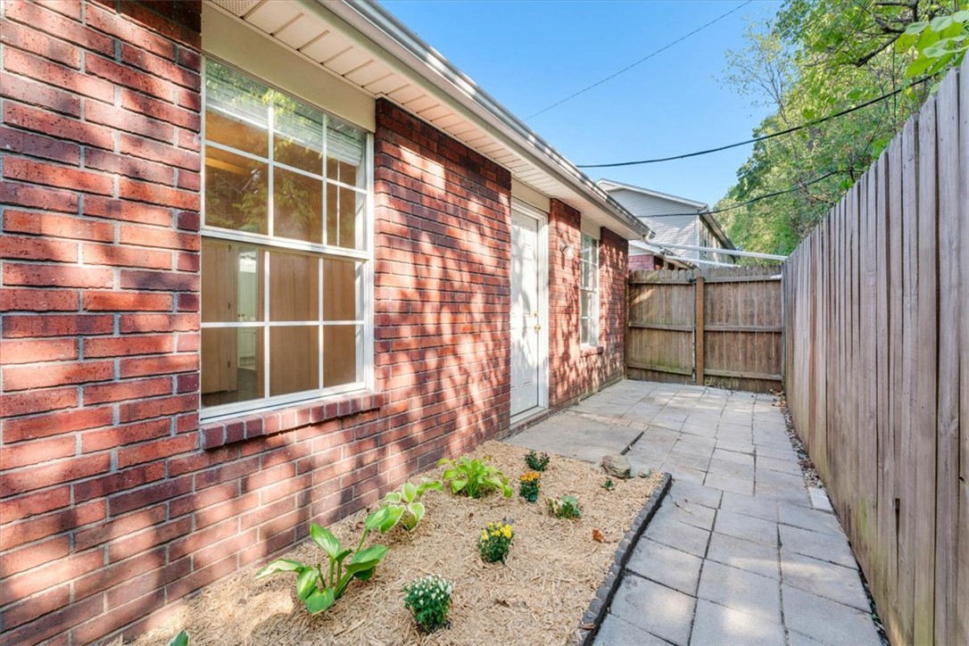 1246 N Iron Horse Drive
