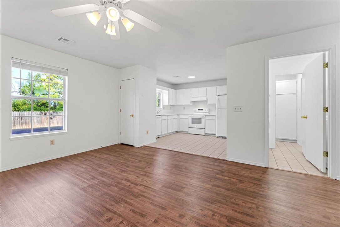 1246 N Iron Horse Drive