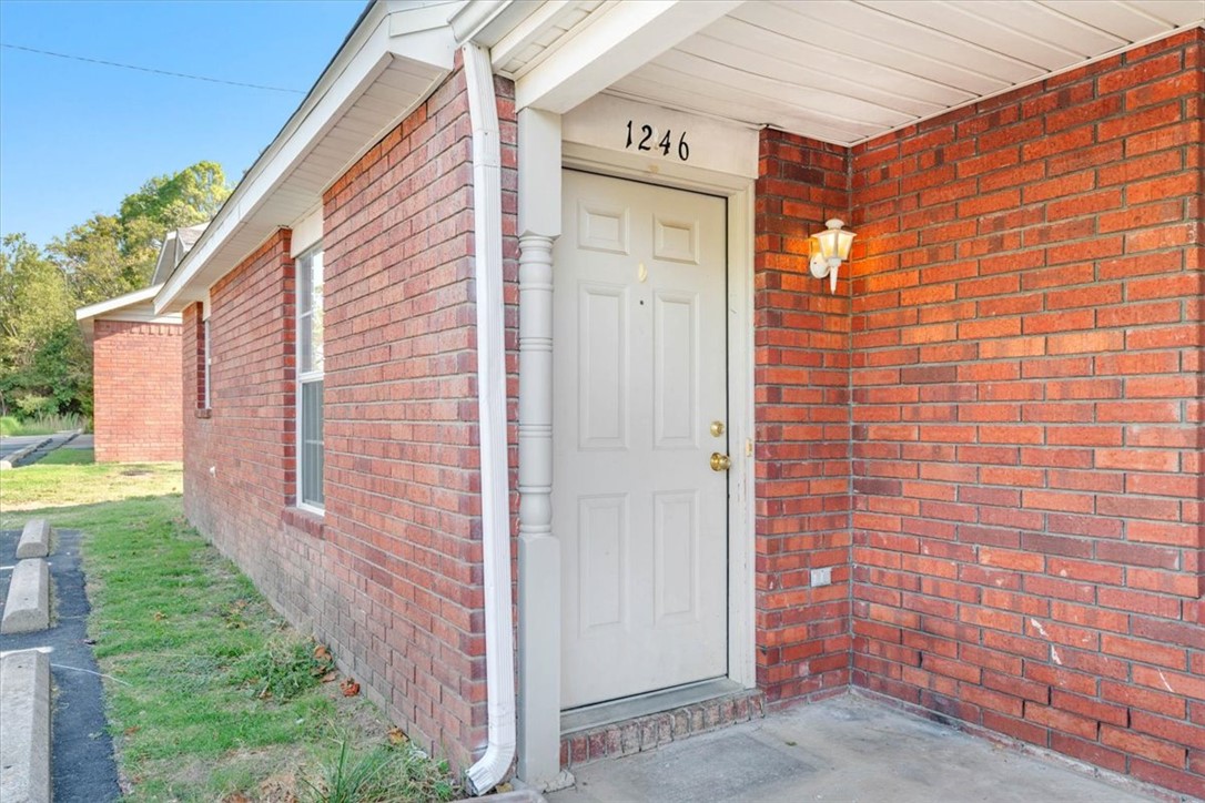 1246 N Iron Horse Drive