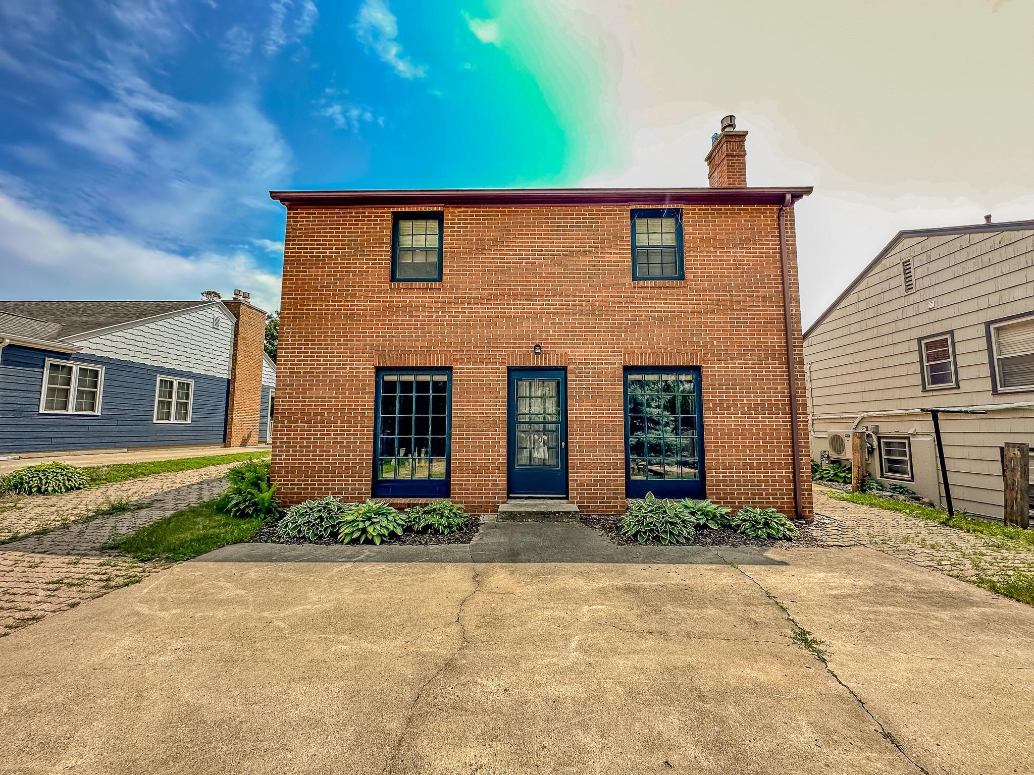 223 Lake Avenue