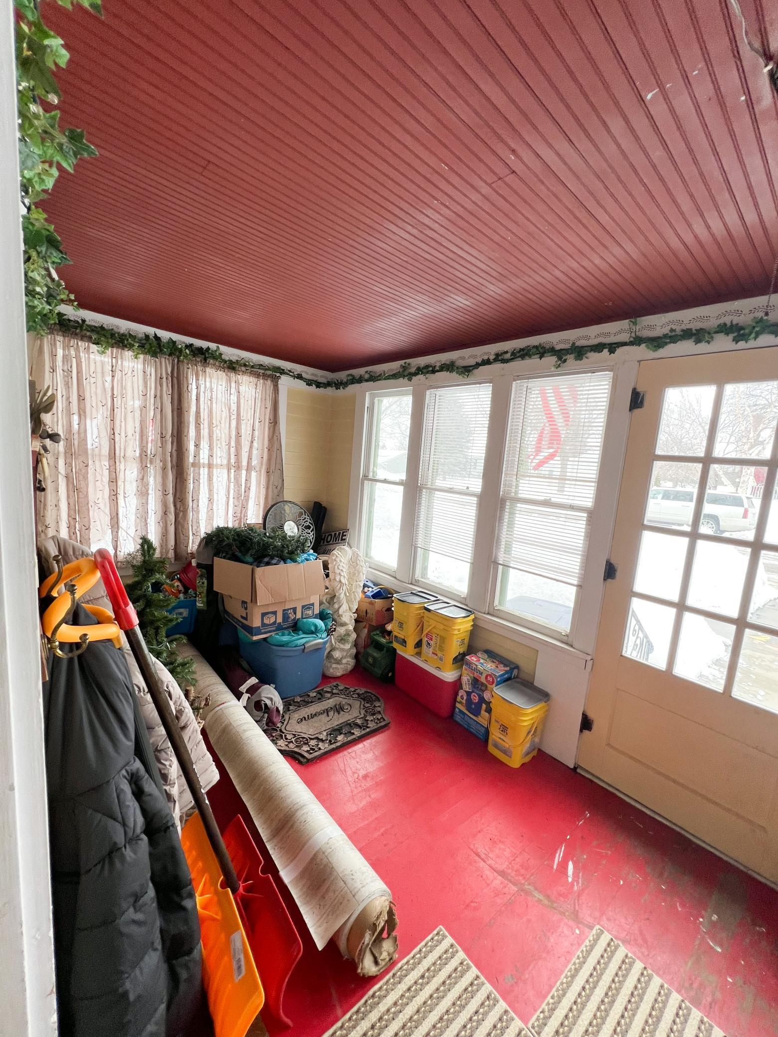 507 W Luverne Street