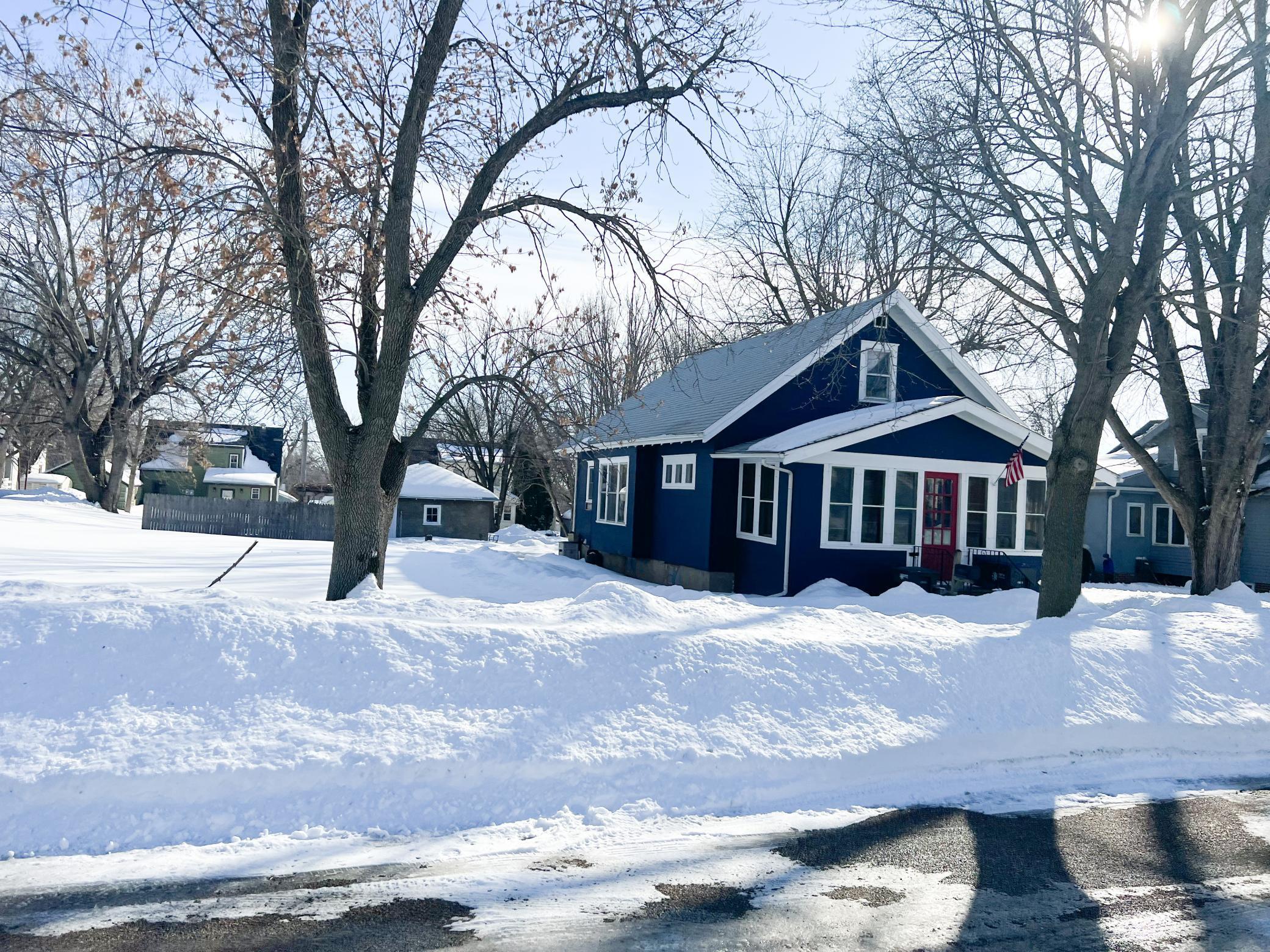 507 W Luverne Street