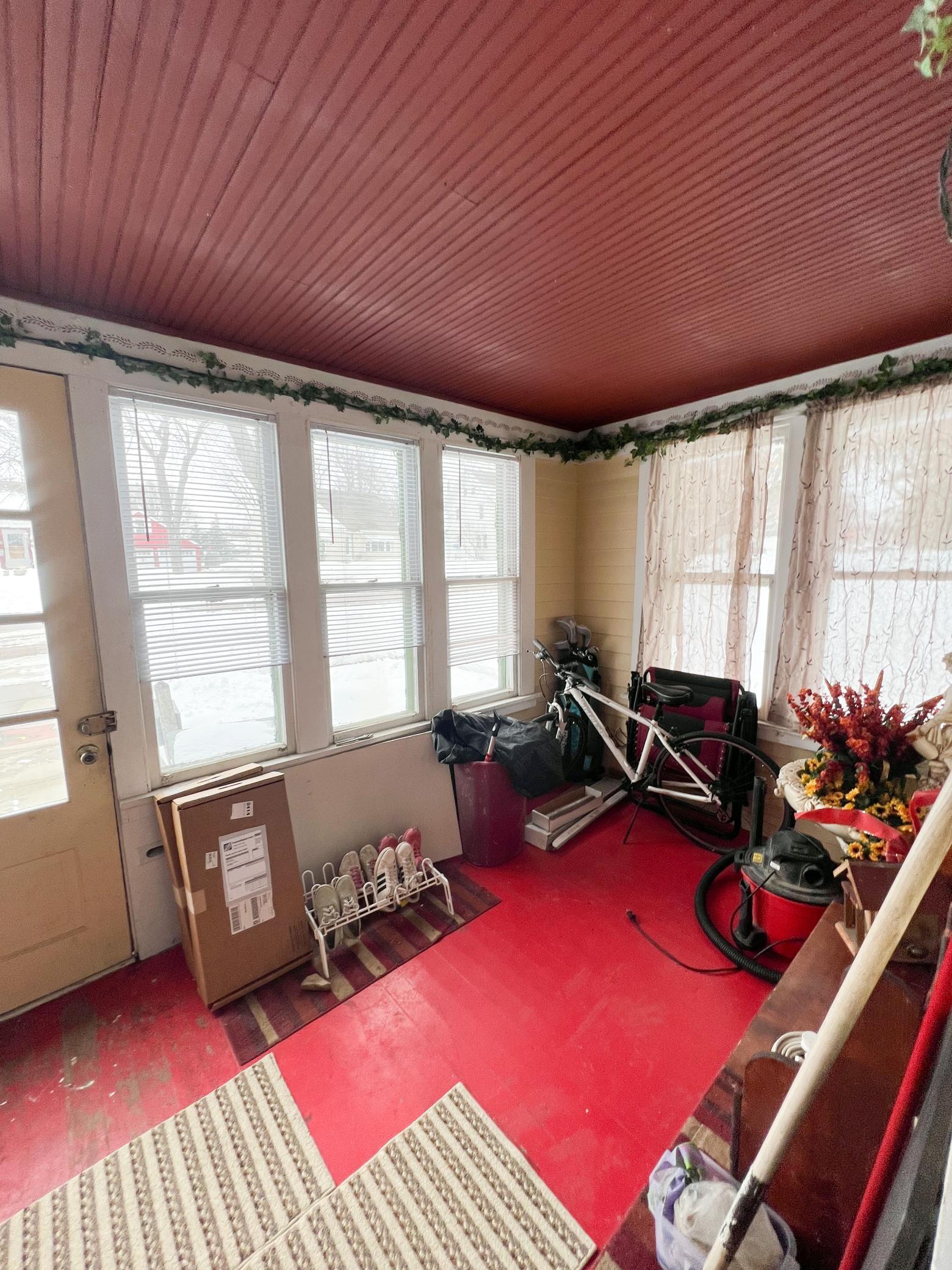 507 W Luverne Street