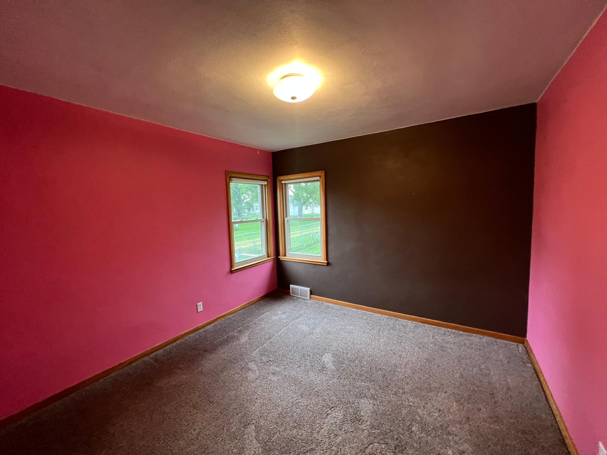 406 Lafayette Avenue S
