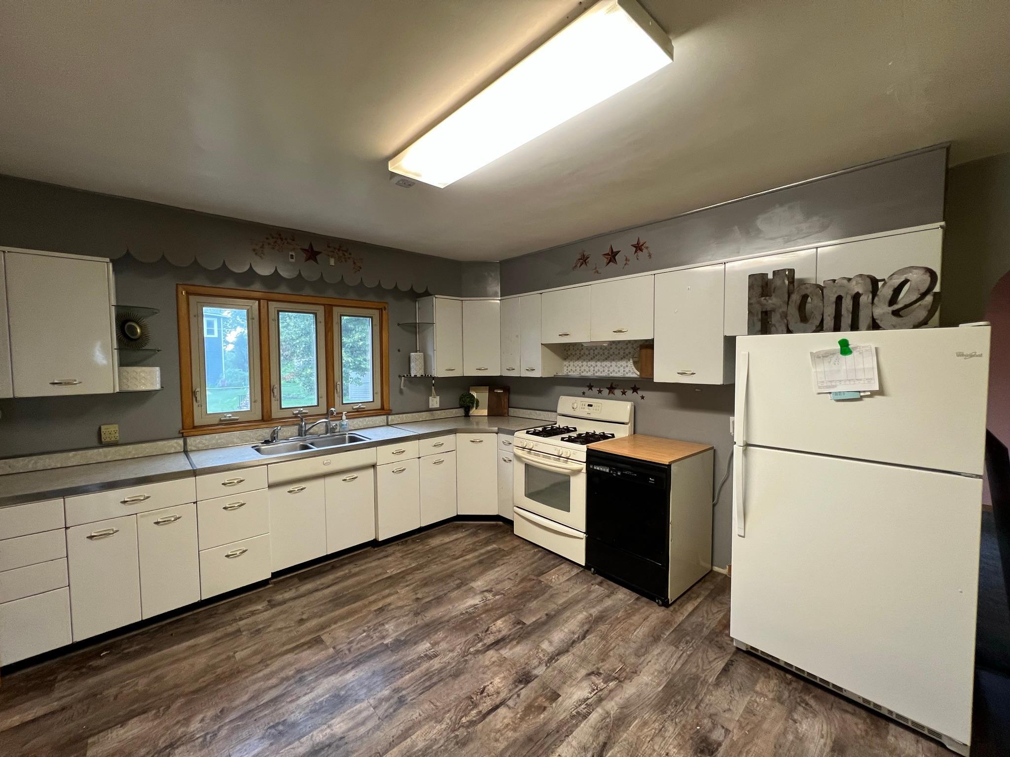 406 Lafayette Avenue S