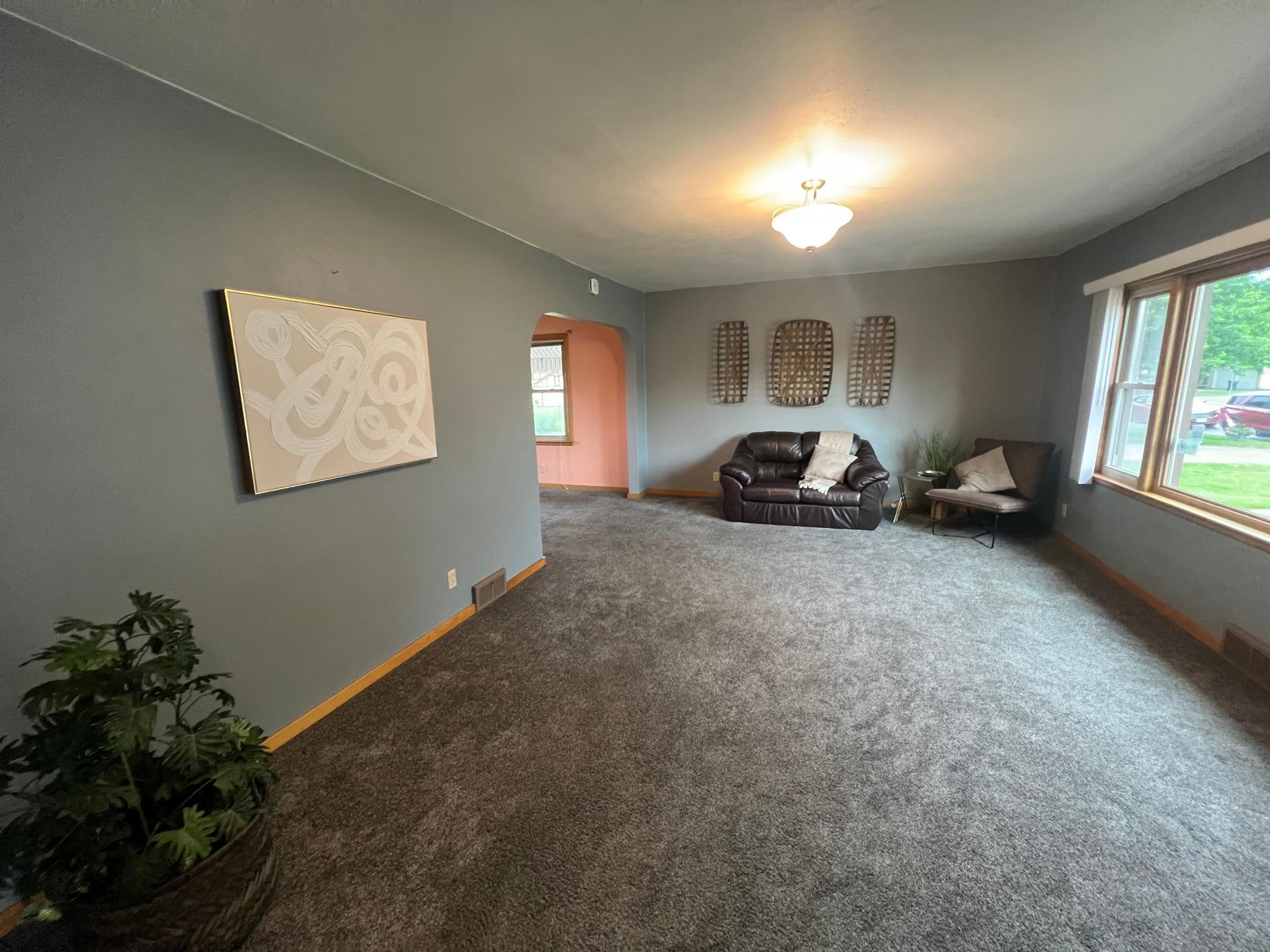 406 Lafayette Avenue S