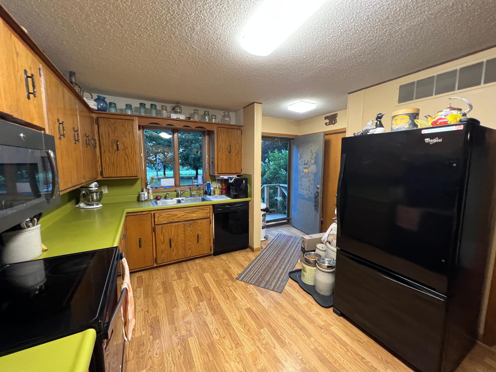 4 Lakeview Drive