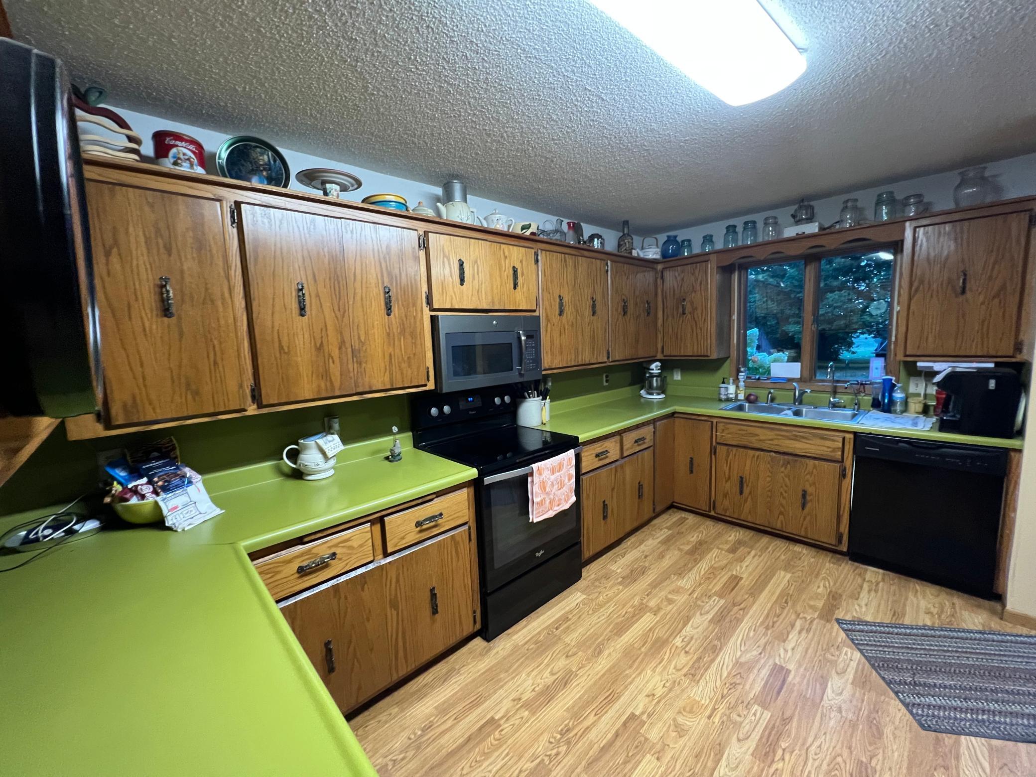 4 Lakeview Drive
