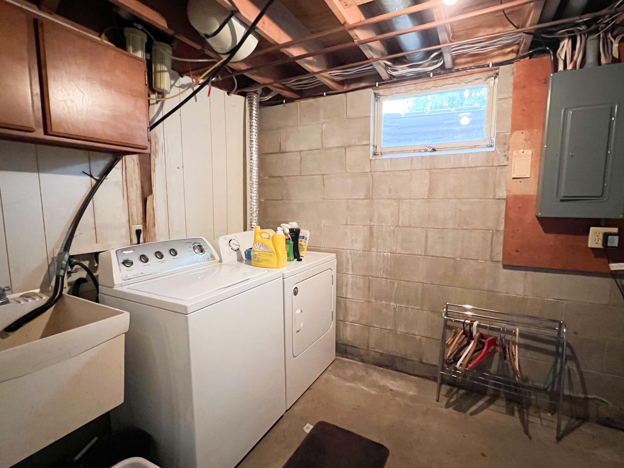 1280 Maplewood Drive