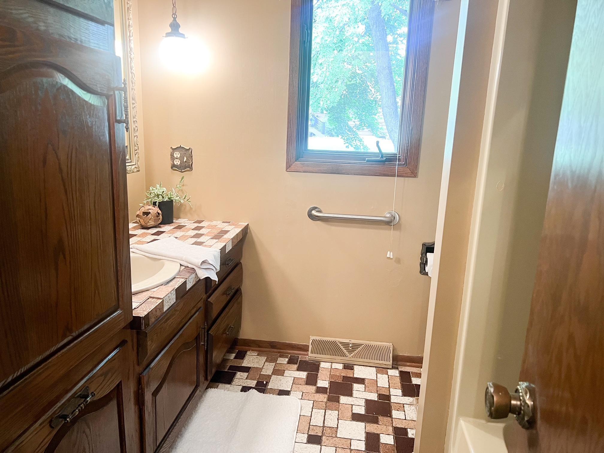 1280 Maplewood Drive