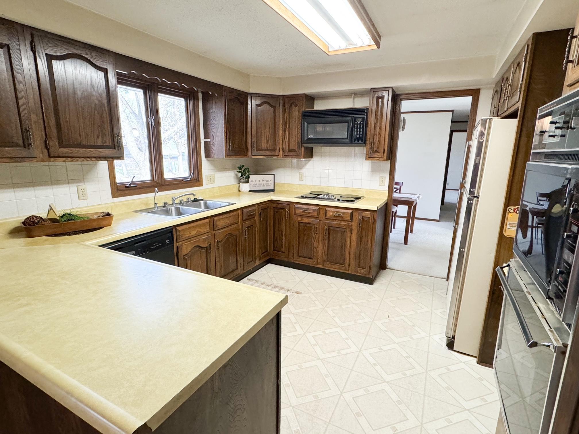 1280 Maplewood Drive