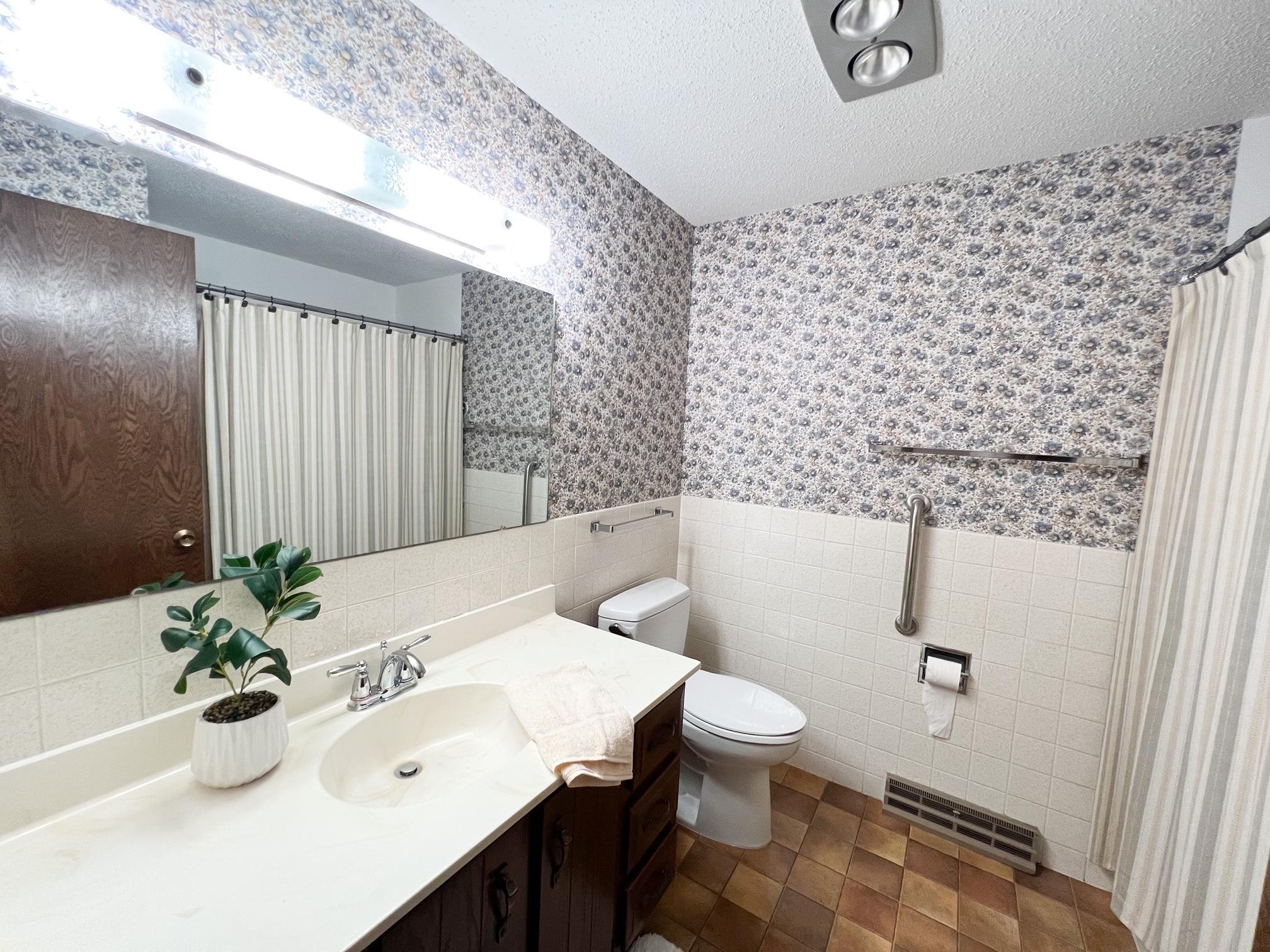 1233 Maplewood Drive