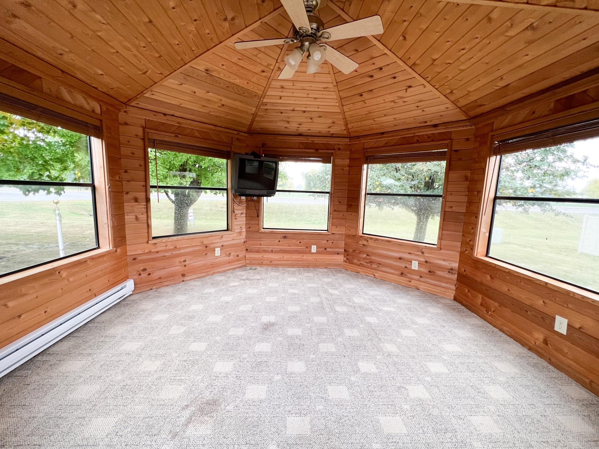 1233 Maplewood Drive