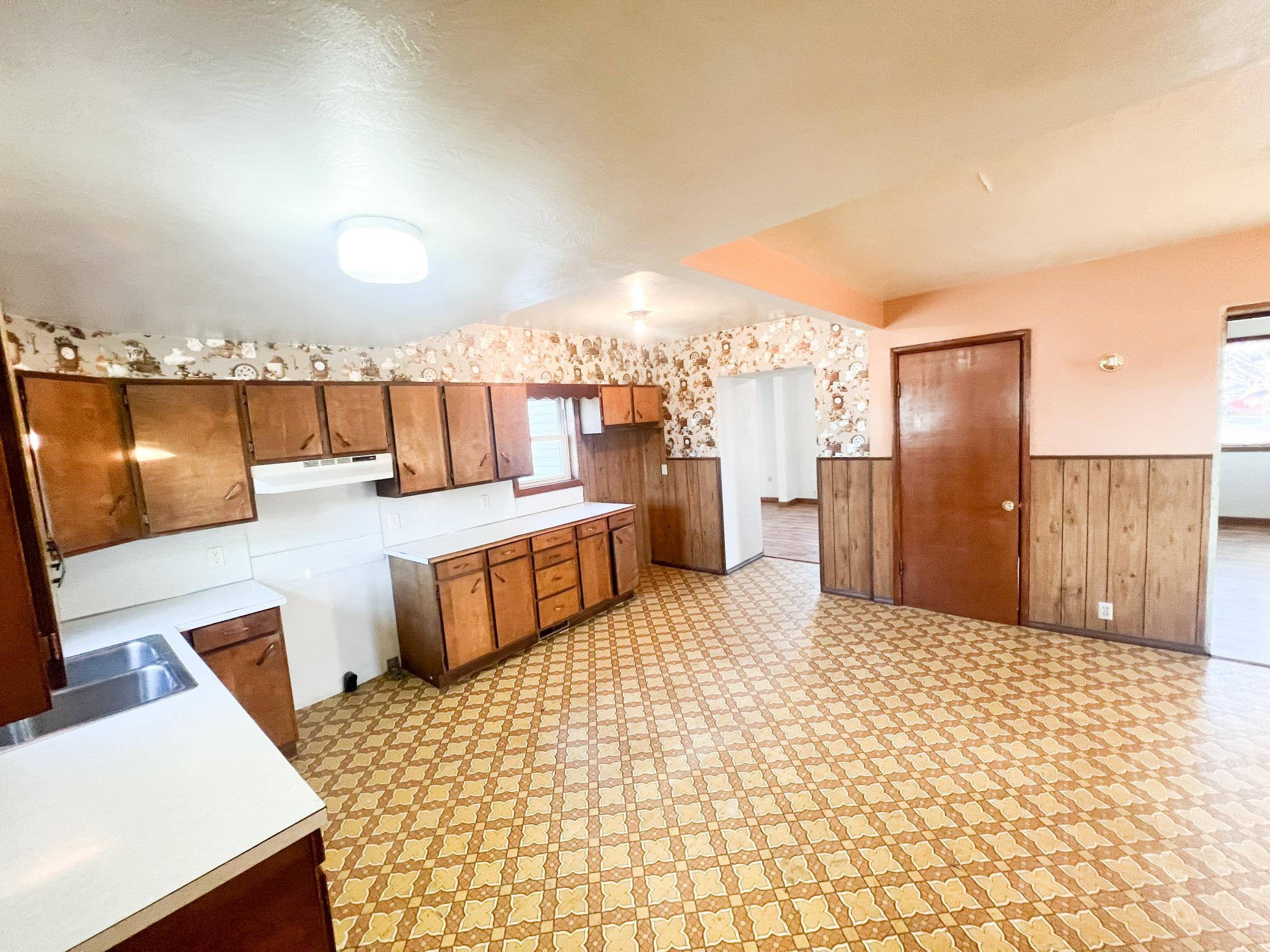 105 W Clark Street