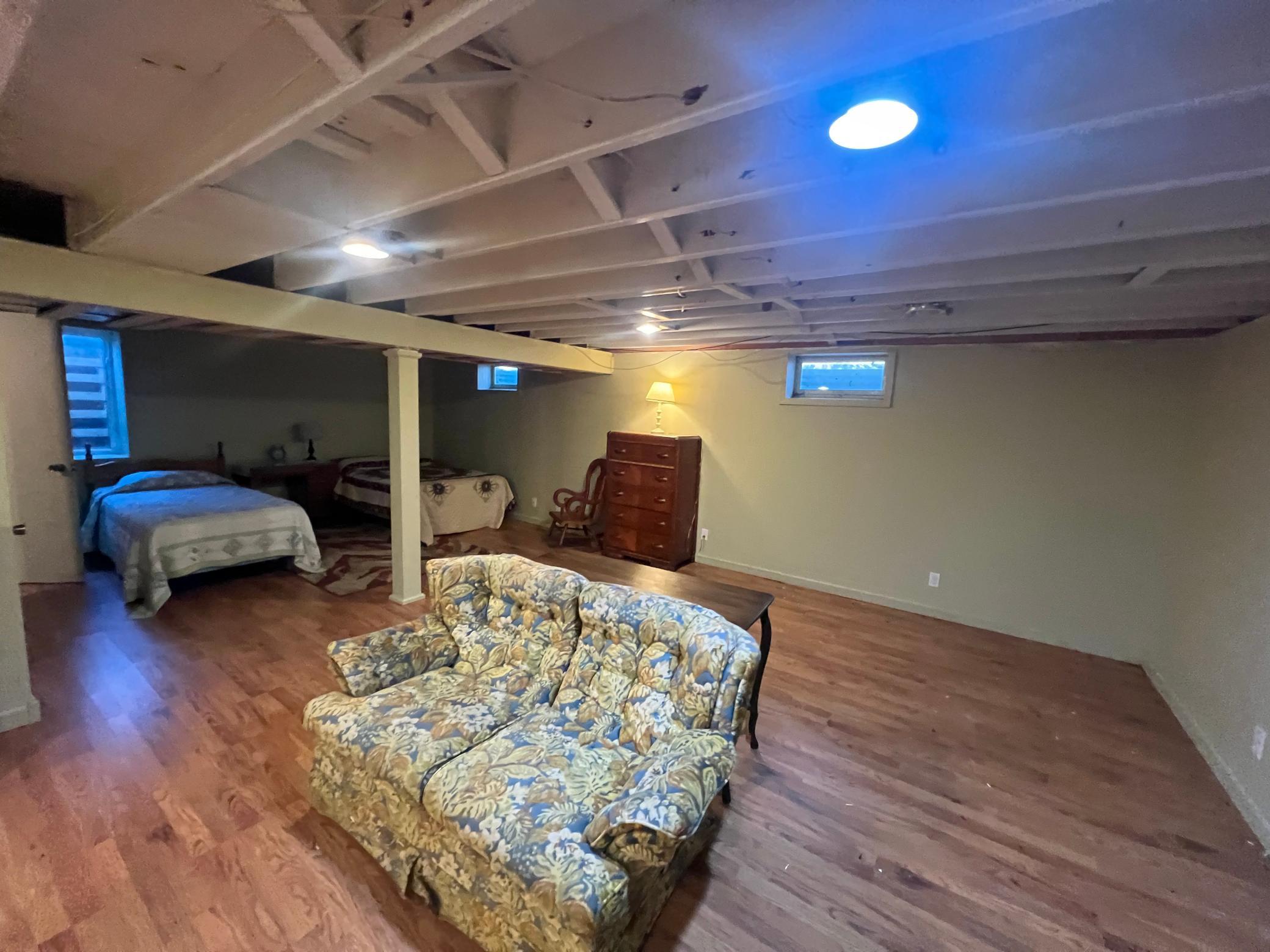 1200 Maplewood Drive