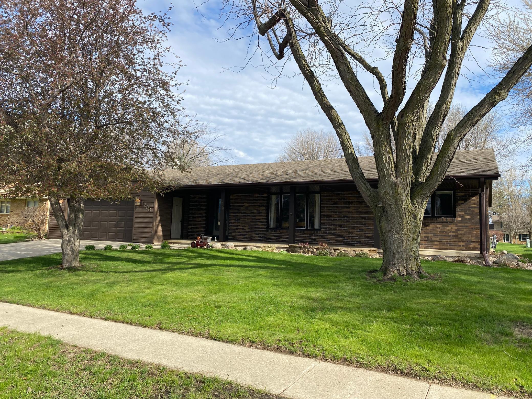 1200 Maplewood Drive