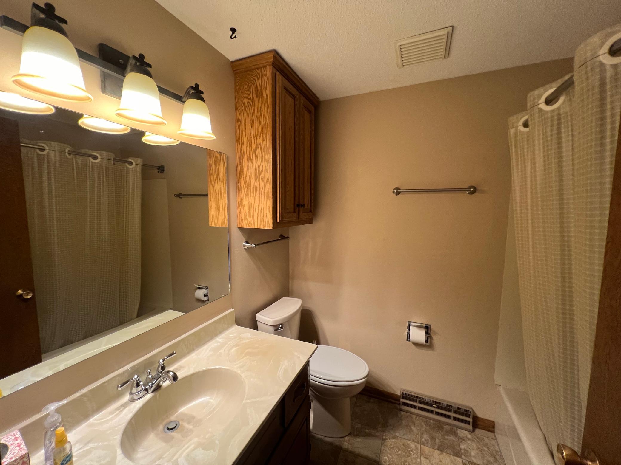 1200 Maplewood Drive