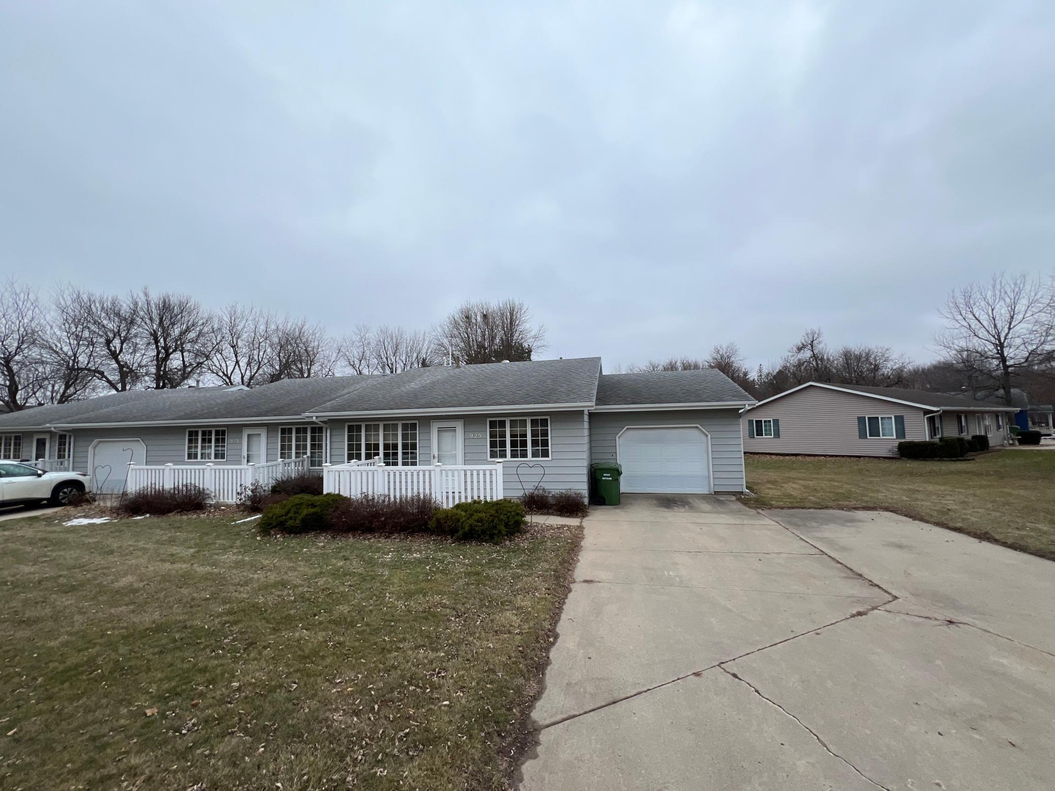925 Liberty Drive Unit: 3