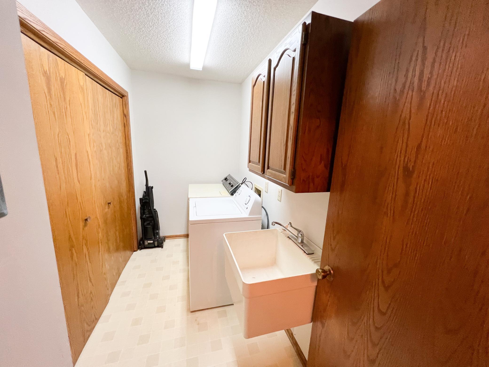 925 Liberty Drive Unit: 3